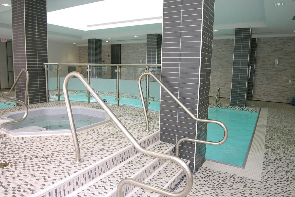 Napa Furnished Rental Apartments Square One Mississauga Exterior photo